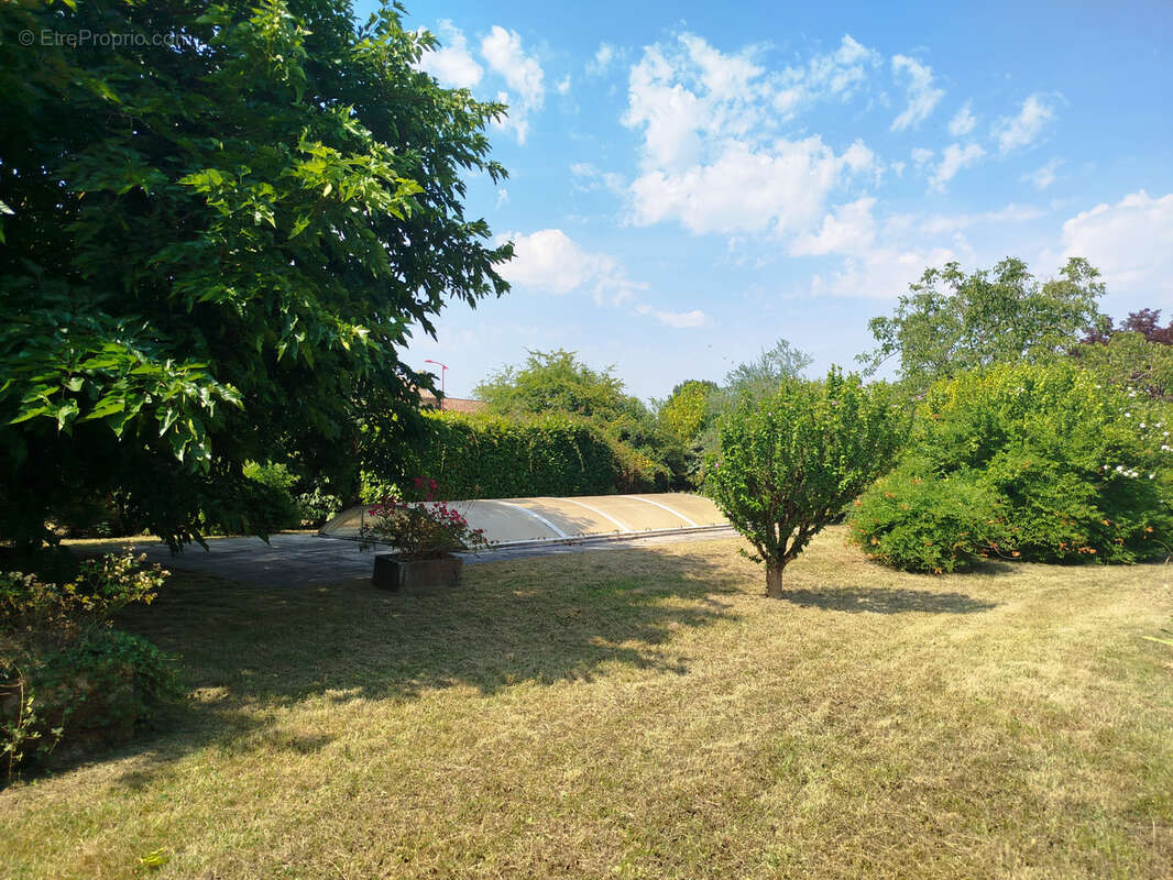Belle demeure à l'architecture originale avec piscine et jardin constructible de 4535 m2 - photo 32