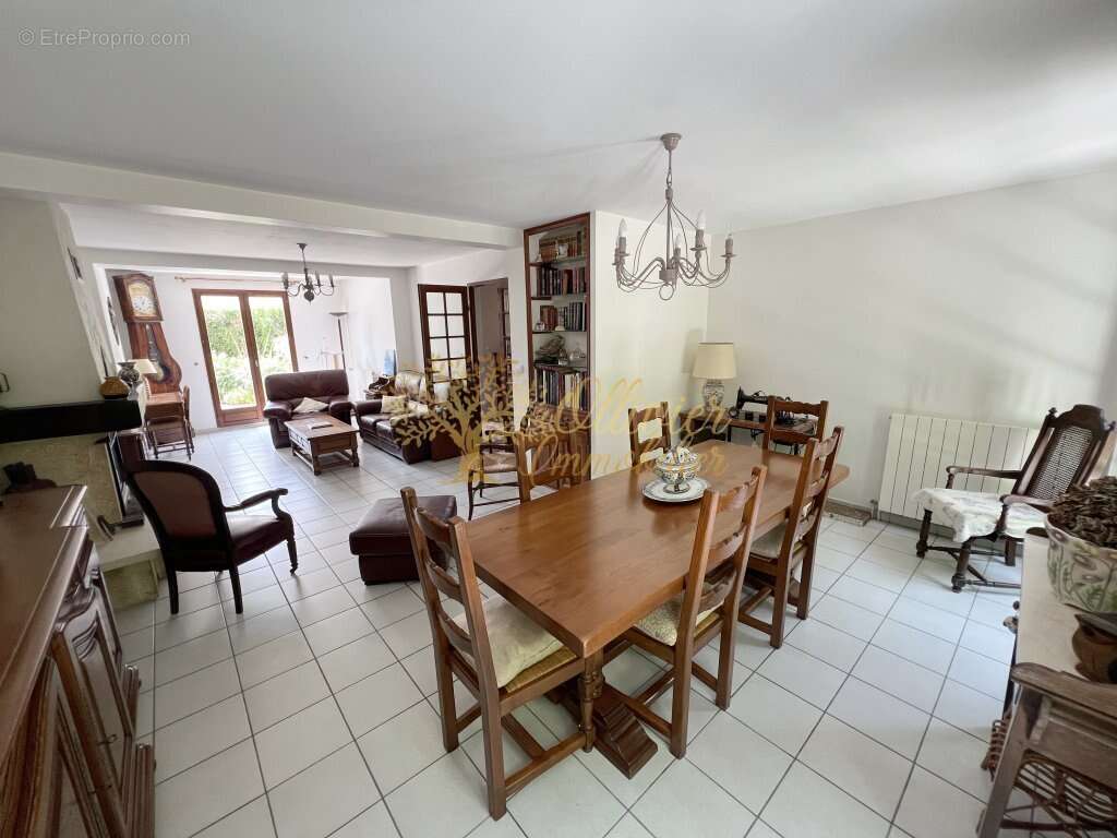 Maison à LA QUEUE-EN-BRIE