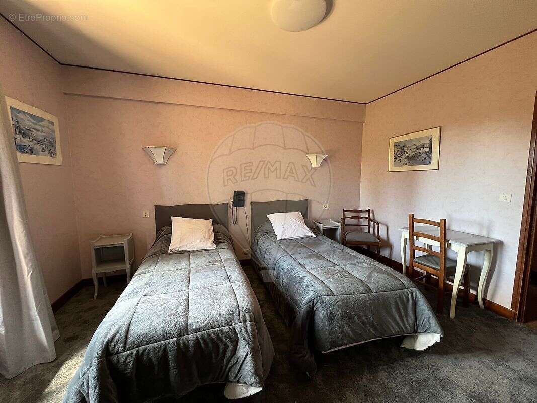 Commerce à L'ESCARENE