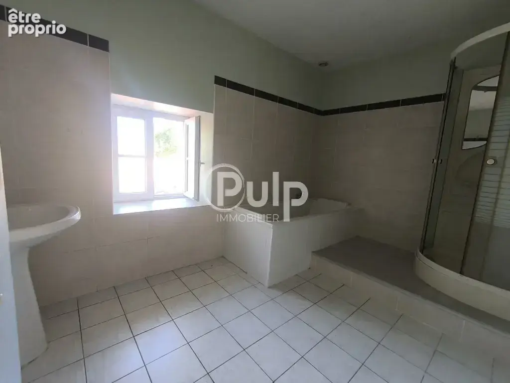 Villeneuve-la-comtesse Maison T6 - photo 11