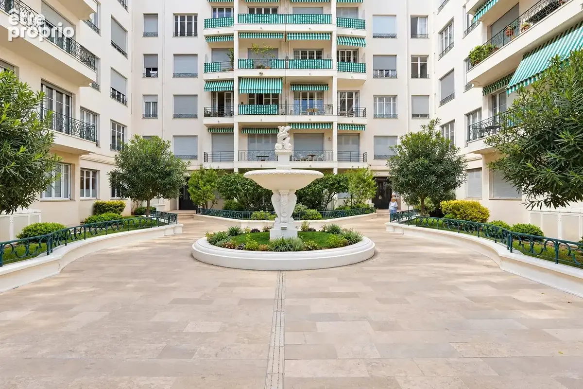 Nice – boulevard victor hugo - photo 3