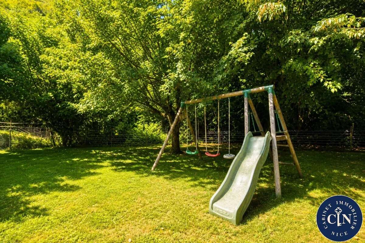 Maison 141 m² à Le Broc  - photo 5