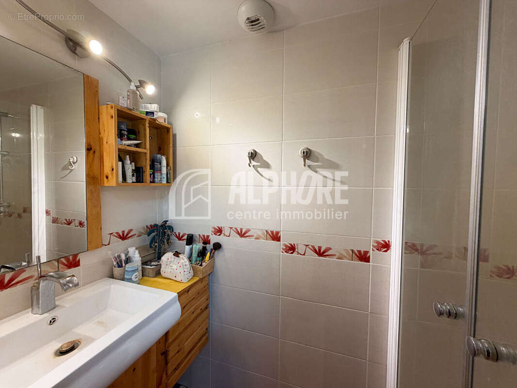 Maison familiale de 8 pièces à vendre à Sainte Gemme la Plaine - Réf. MIDE2265 - photo 6