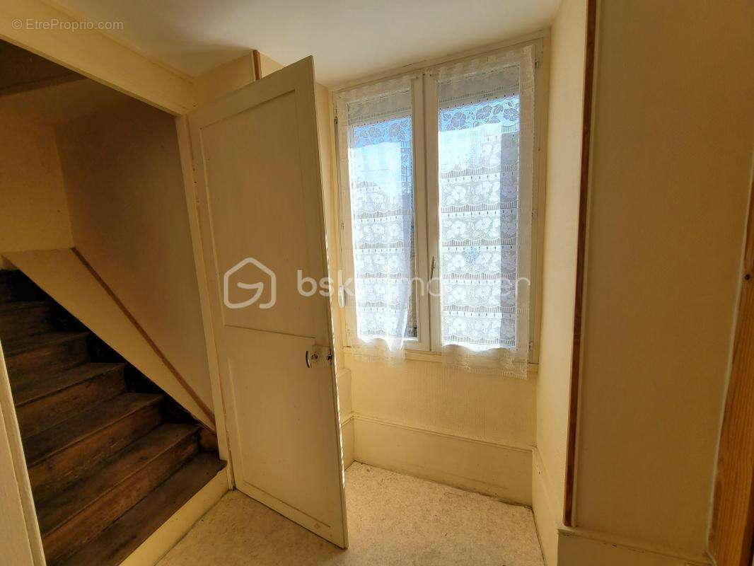 Appartement à SAINTE-COLOMBE-SUR-SEINE