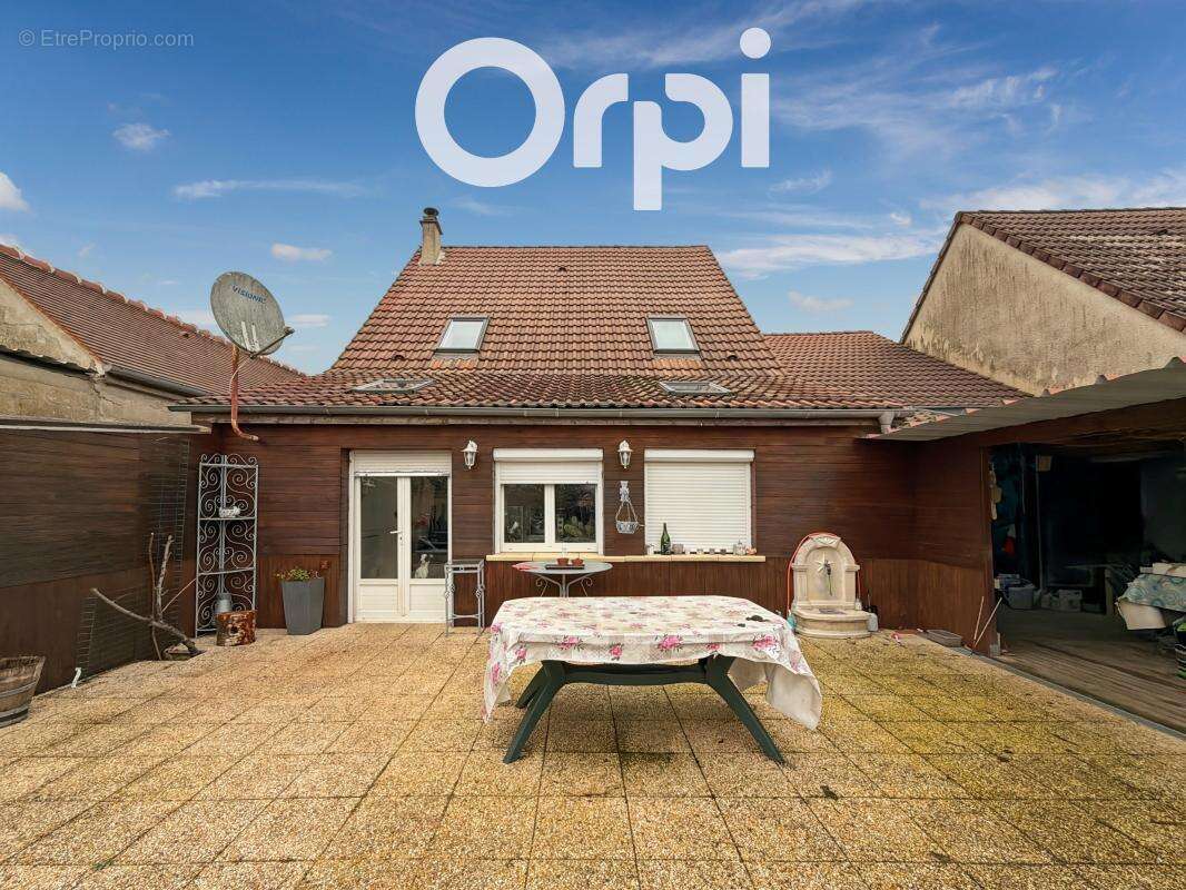 Maison à FRANCIERES