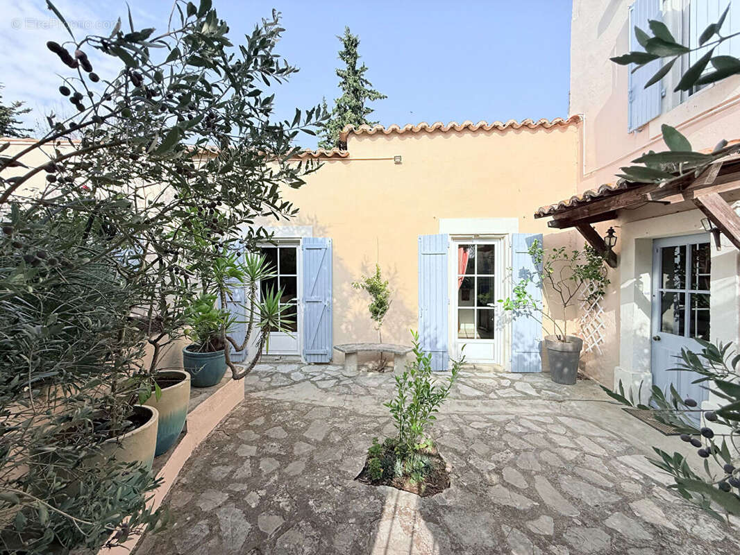 Maison à ESPONDEILHAN