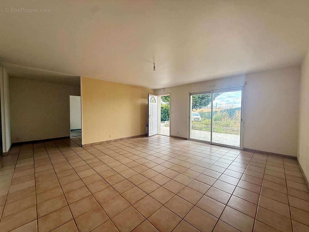 Maison à AMBARES-ET-LAGRAVE