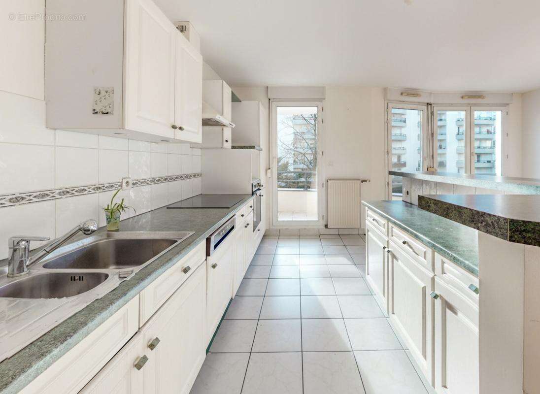 Appartement à LYON-9E