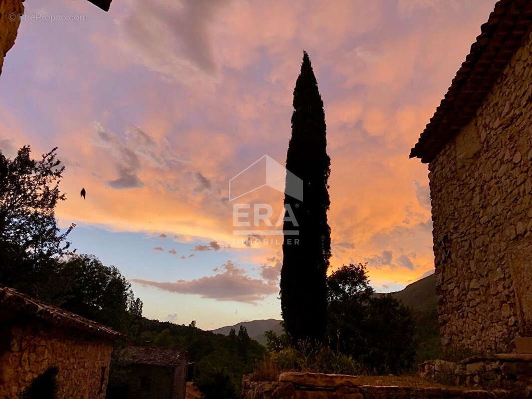 Autre à CHATEAUNEUF-MIRAVAIL