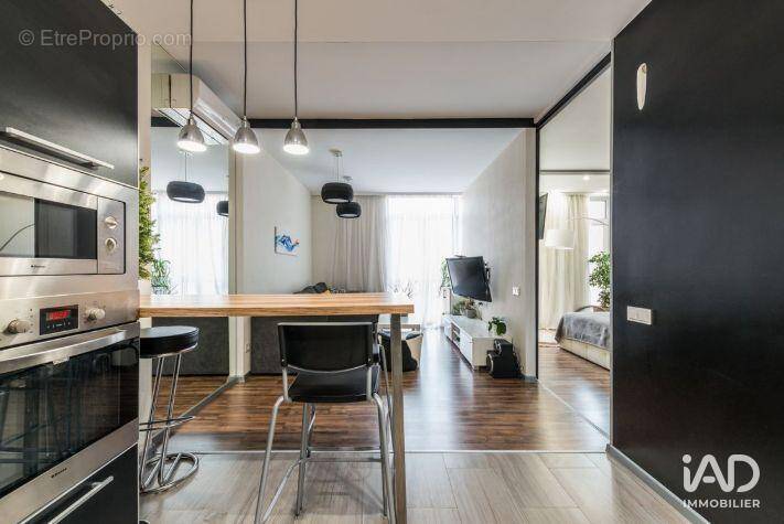 Photo 1 - Appartement à PARIS-17E