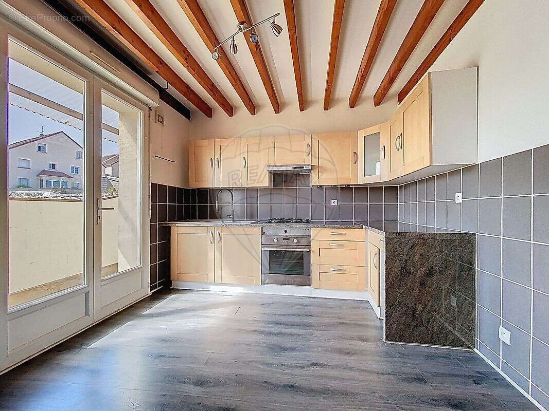 Appartement à PONT-SUR-YONNE