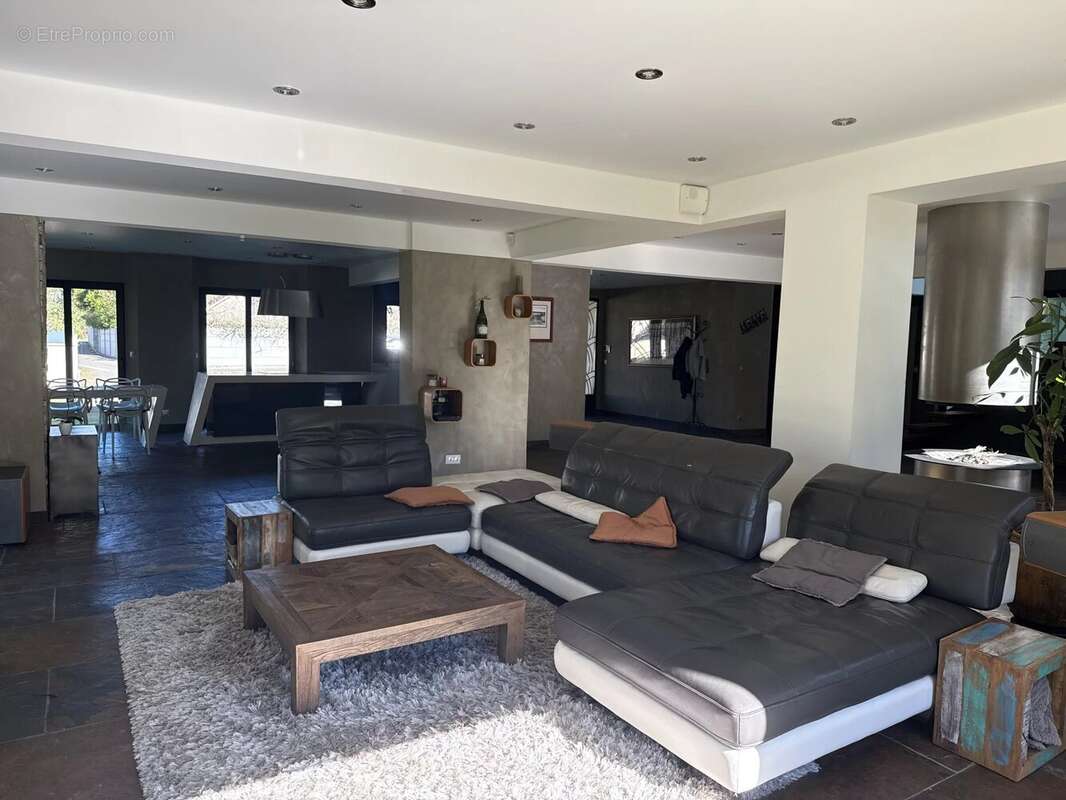 Maison à POIGNY-LA-FORET