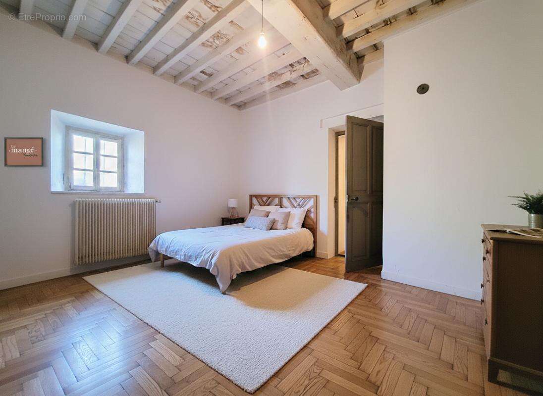 Maison à OYTIER-SAINT-OBLAS