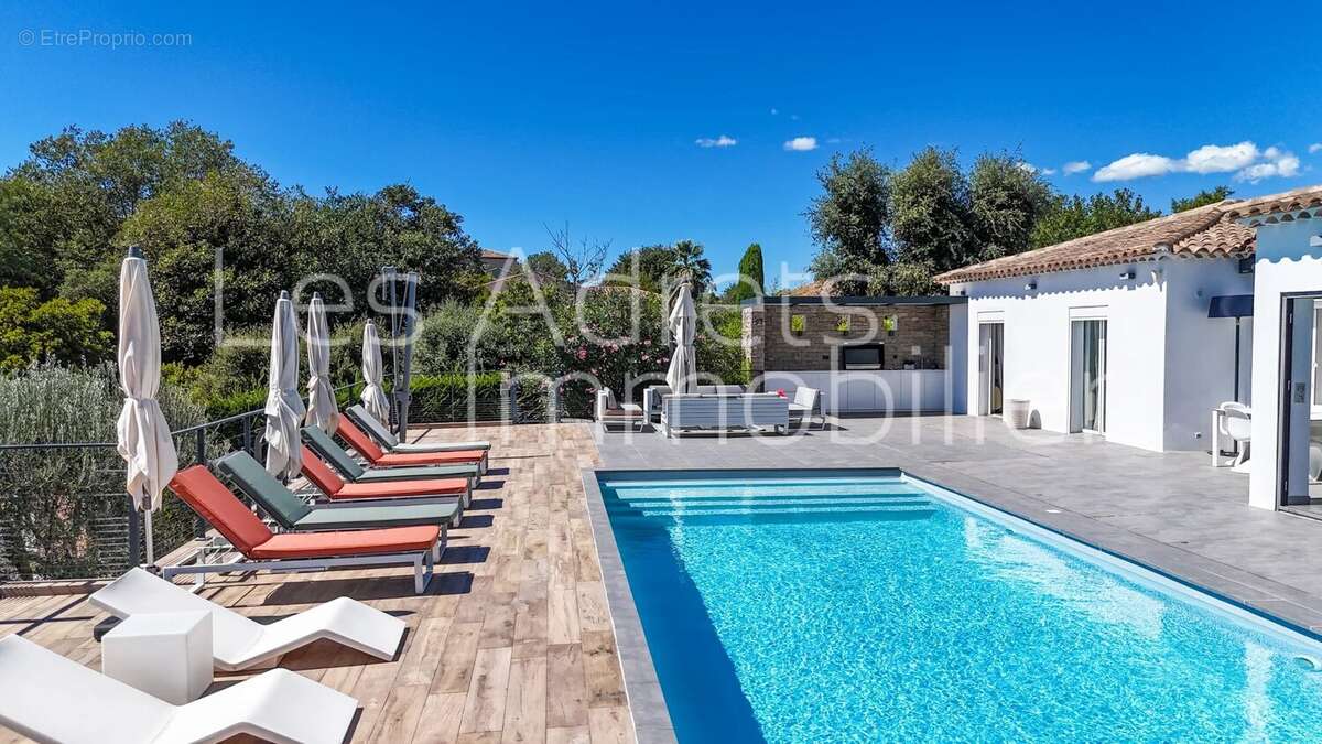 Maison à LES ADRETS-DE-L&#039;ESTEREL