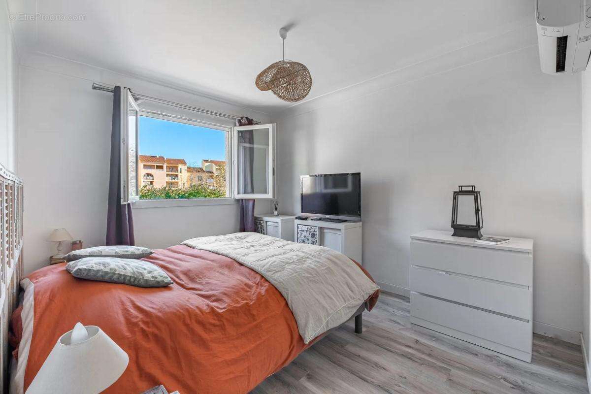 Appartement à COGOLIN