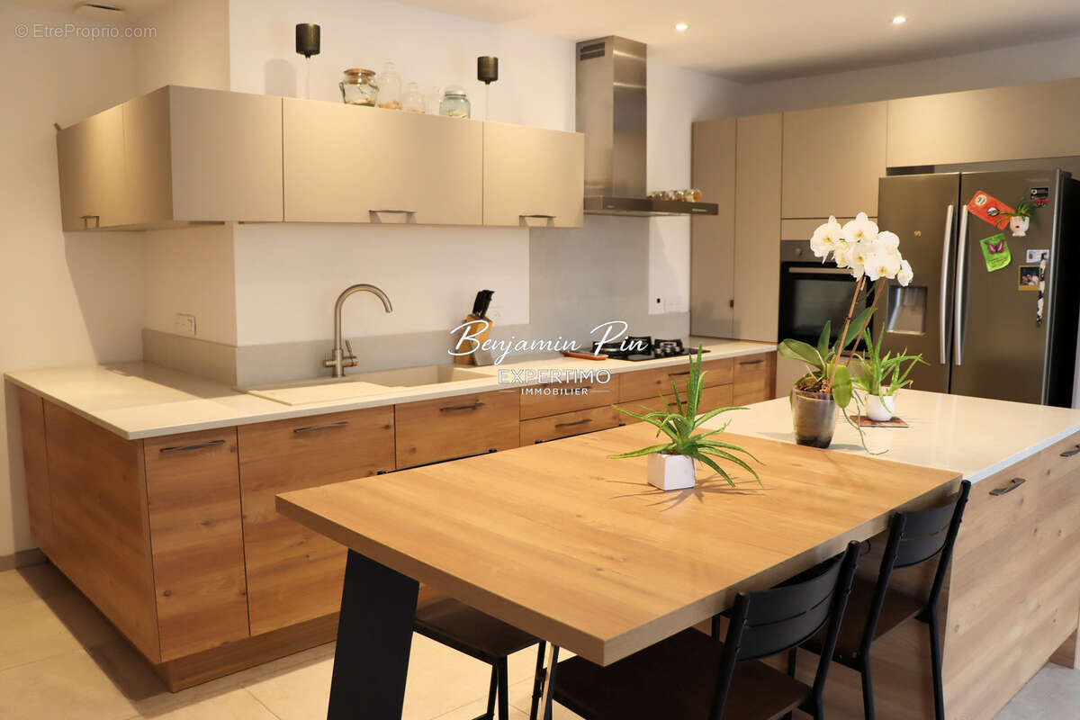 Maison à SAINT-SATURNIN-LES-APT