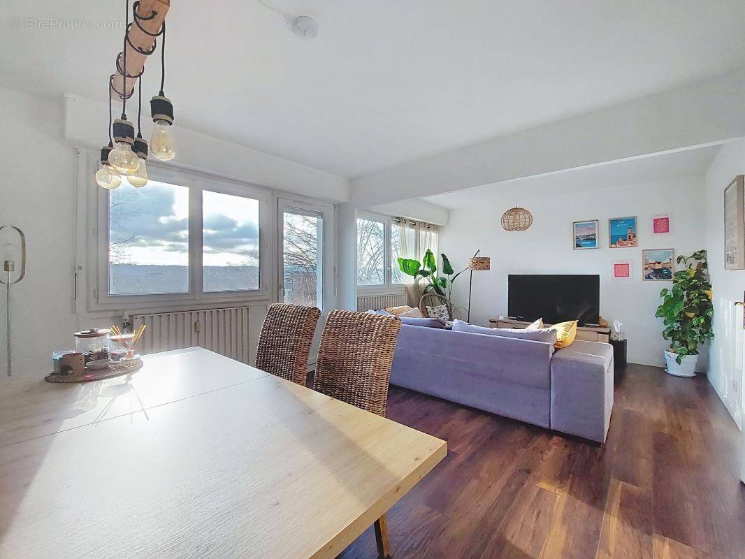 Appartement à IRIGNY