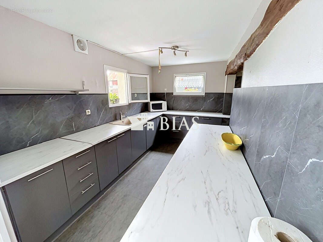 Maison 138 m² à Buchy  - photo 3