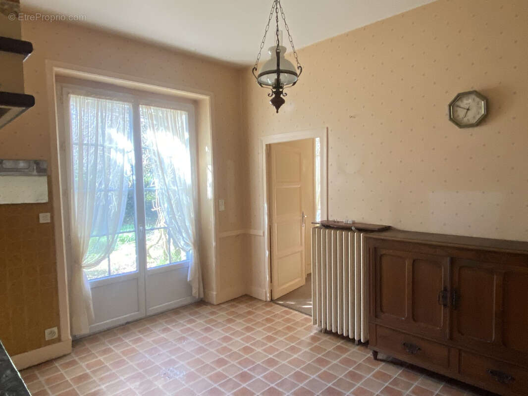 Maison à ARNAC-POMPADOUR