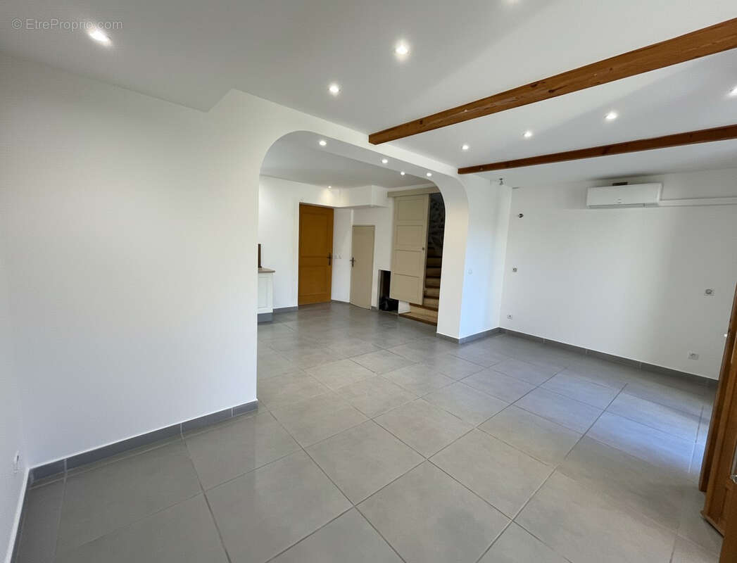 Maison à MALEMORT-DU-COMTAT