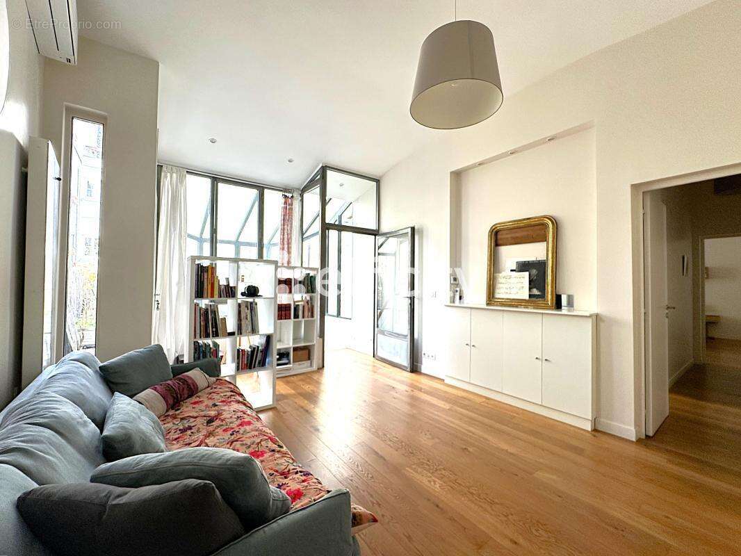 Appartement à PARIS-11E