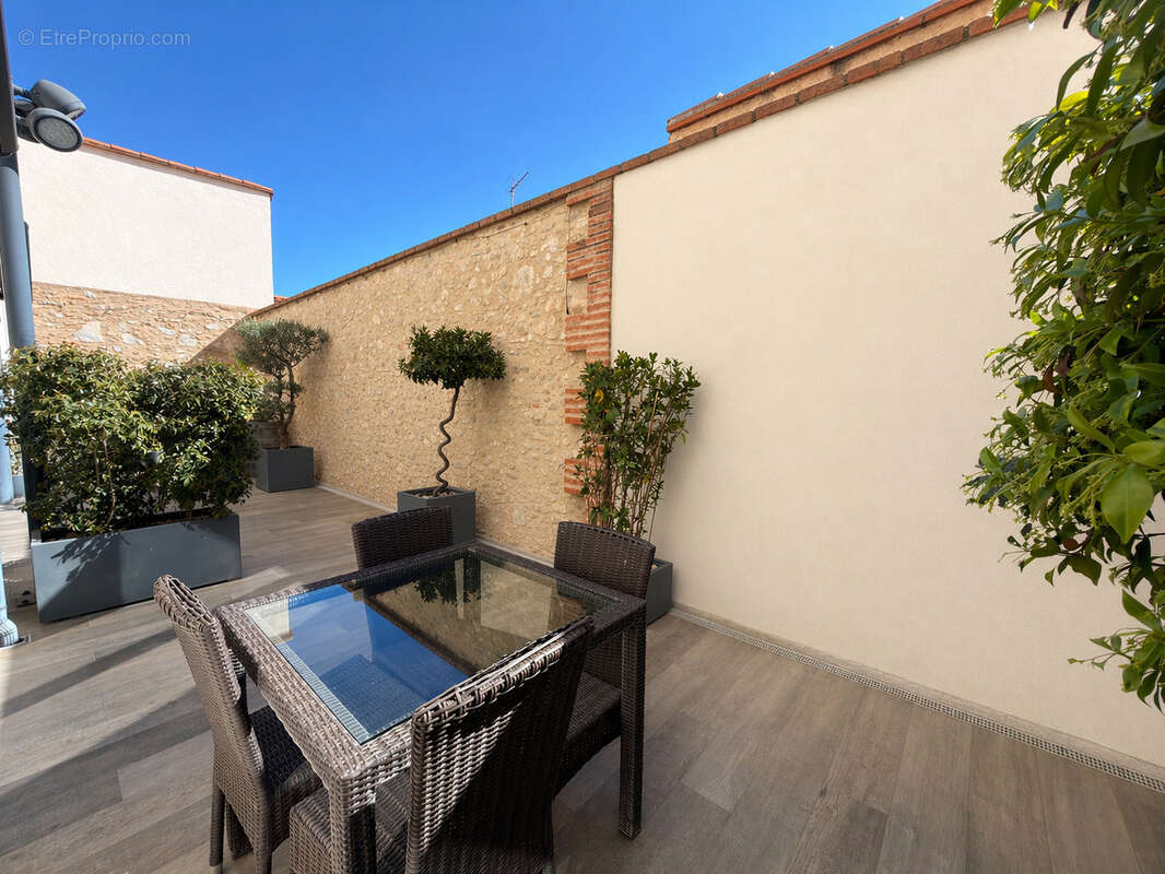 Maison à SAINT-LAURENT-DE-LA-SALANQUE