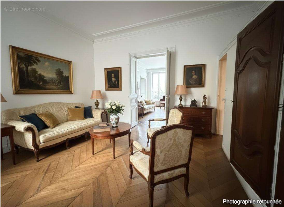 Appartement à PARIS-3E