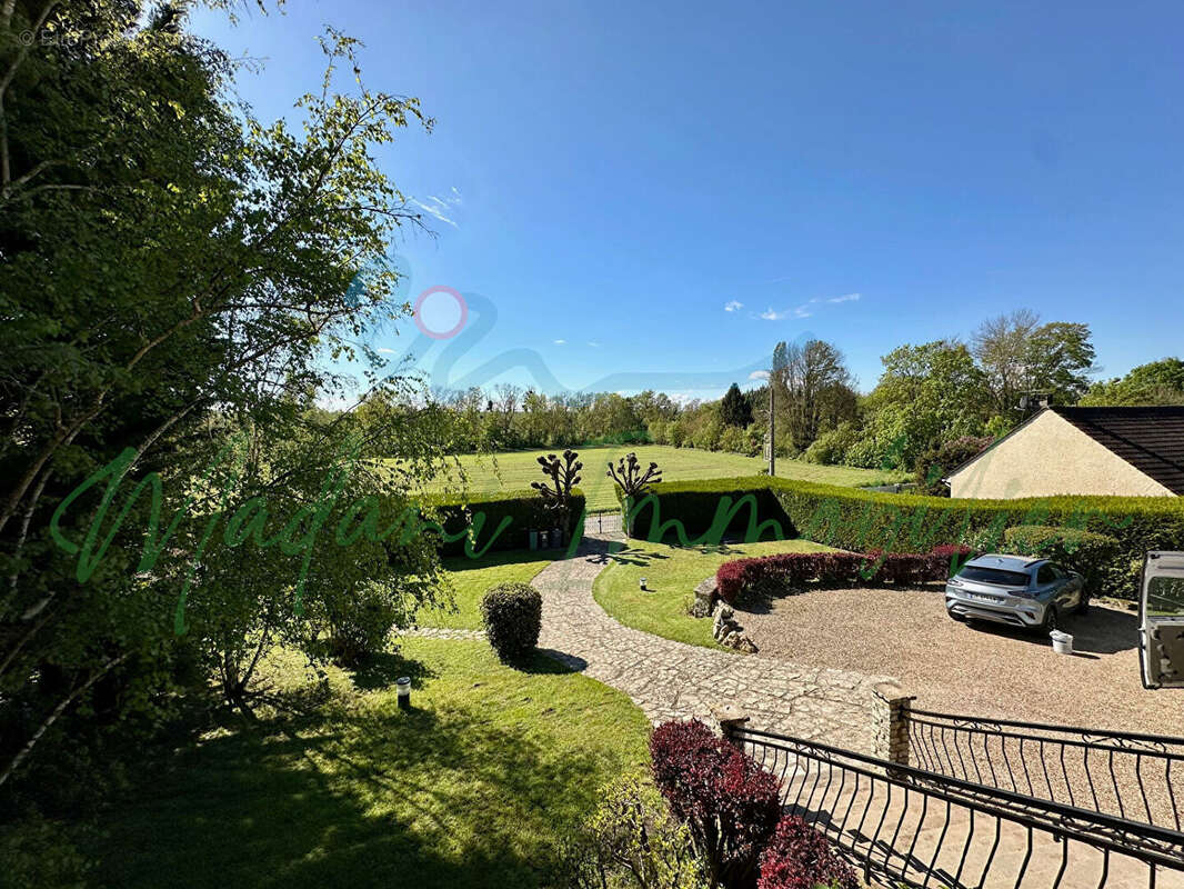 Maison à MOUSSEAUX-SUR-SEINE