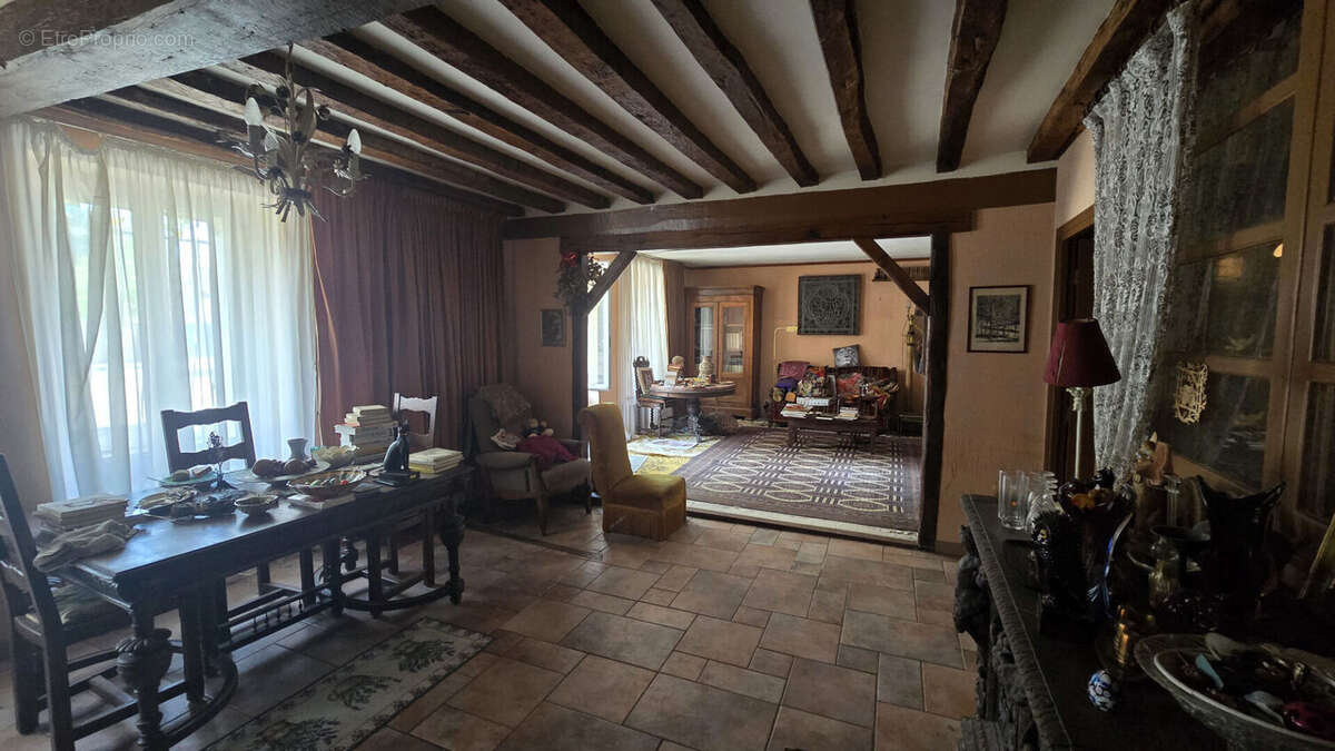 Maison à Vendre à Sourdun - 5 pièces + Grange terrain  1165 m² - photo 6