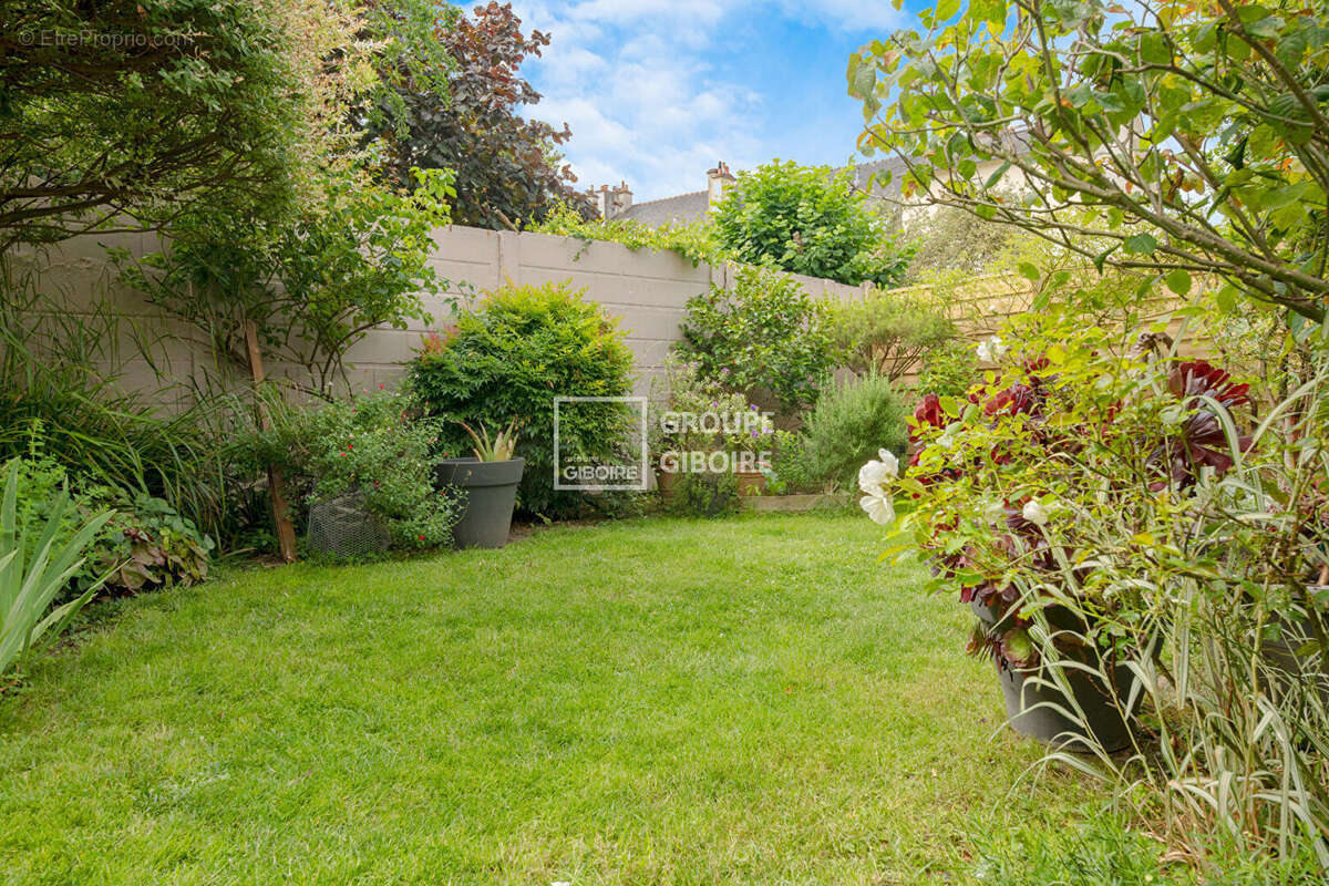 A VENDRE - NOUVEAUTE - EXCLUSIVITE GIBOIRE - RENNES Sainte-Thérèse - Maison d'environ 100 m2 (120 m² au sol) exposée sud/ouest - photo 4