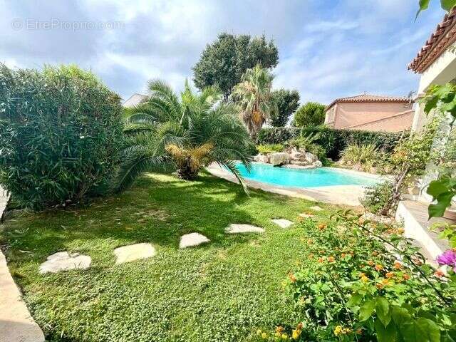 Superbe villa non mitoyenne avec piscine, véranda et cuisine d'été - photo 10