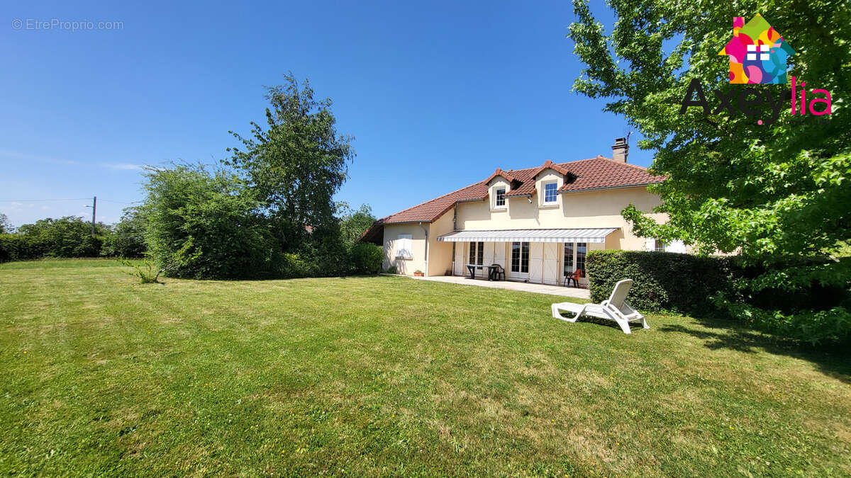 Maison à PERREUX