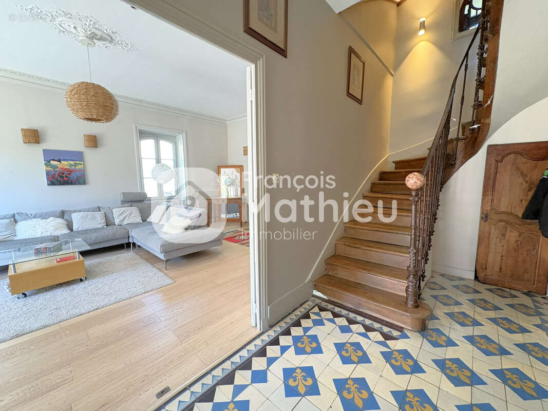 Maison à CHATILLON-SUR-CHALARONNE