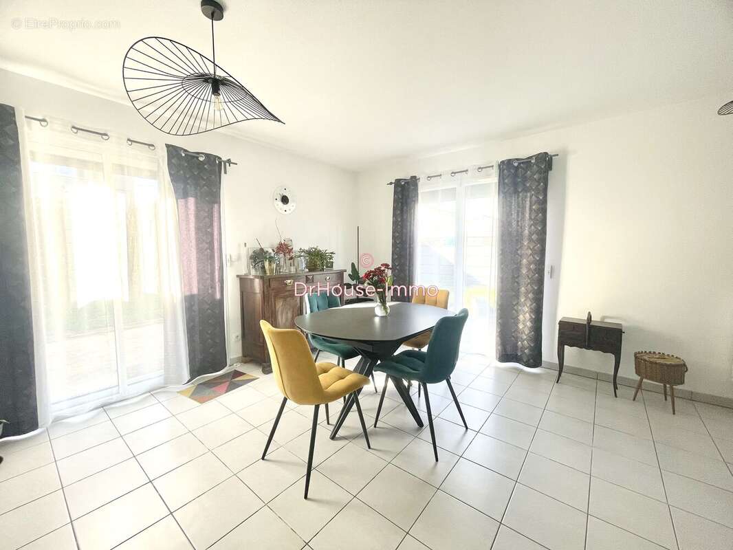 Maison à LA SALVETAT-SAINT-GILLES