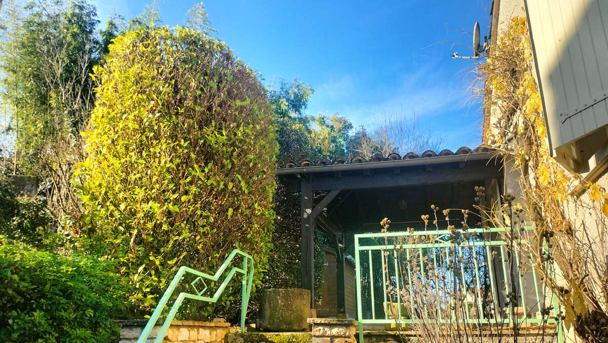 Maison à CAHUZAC-SUR-VERE