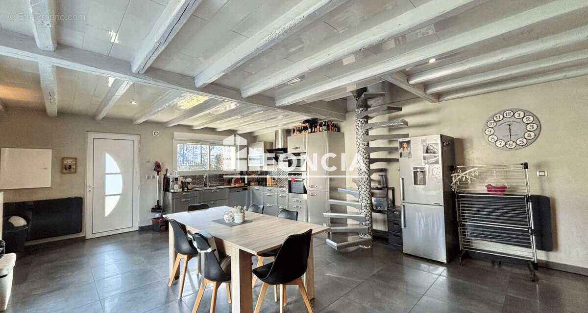 Maison à BONNEVILLE