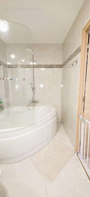 Maison à TOURRETTE-LEVENS