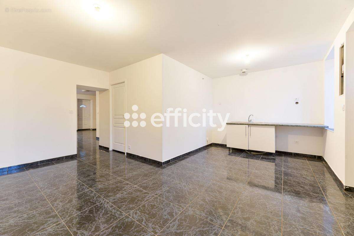 Maison à AIGREFEUILLE-SUR-MAINE