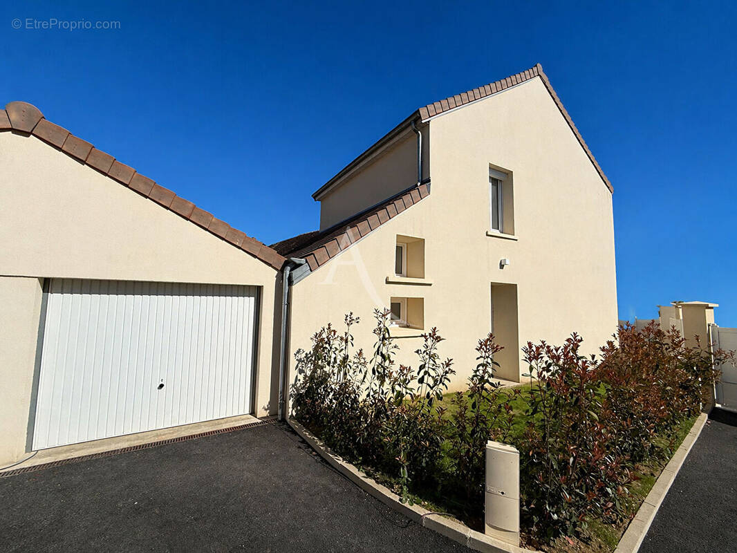 Maison à LE CHATELET-EN-BRIE