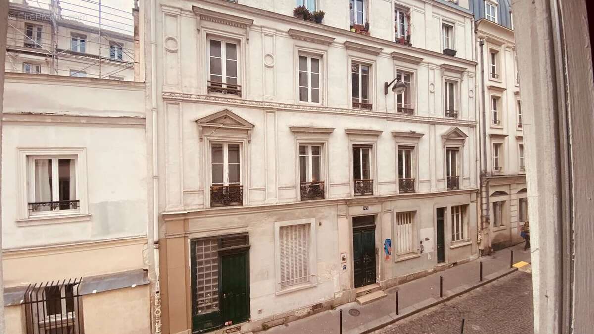 Appartement à PARIS-18E