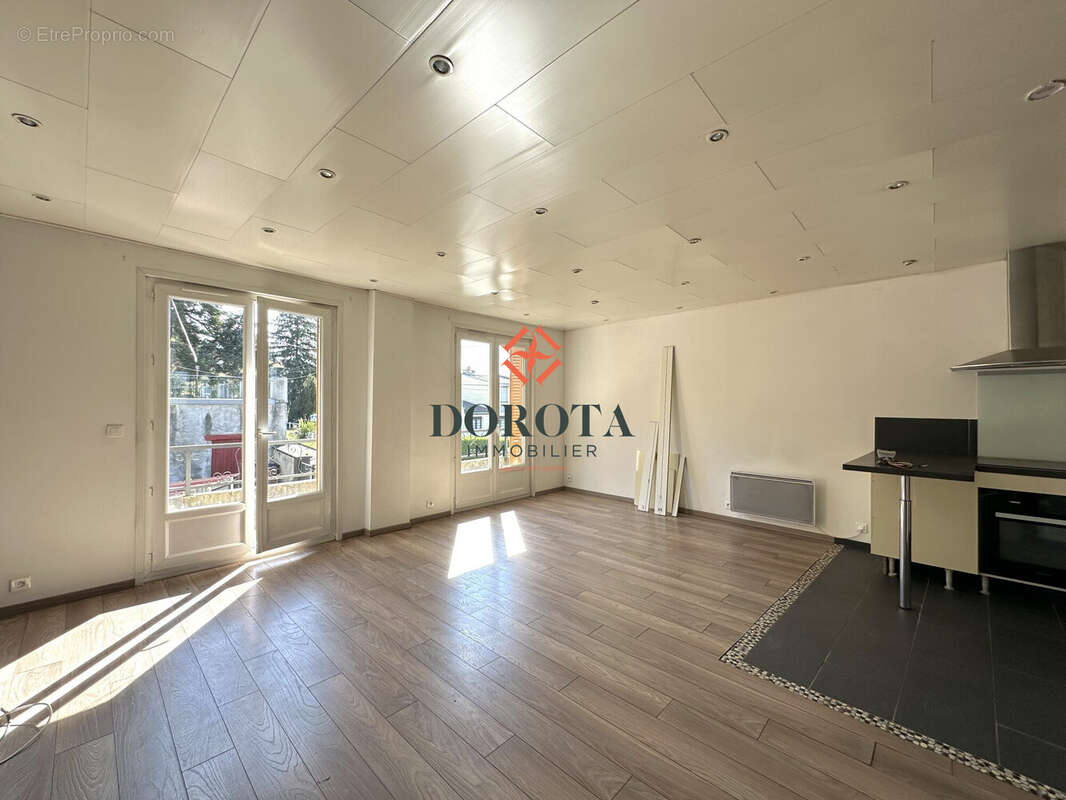 Maison à SAINT-MARTIN-D&#039;HERES