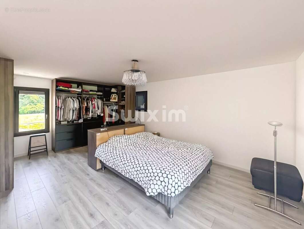 Maison à MONTBOUCHER-SUR-JABRON