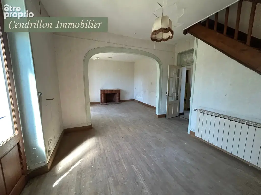 Maison de bourg à rafraîchir, mitoyenne d'un coté, 3 chambres, ~92m2 habitables, sur 438 m2 de jardin - photo 5