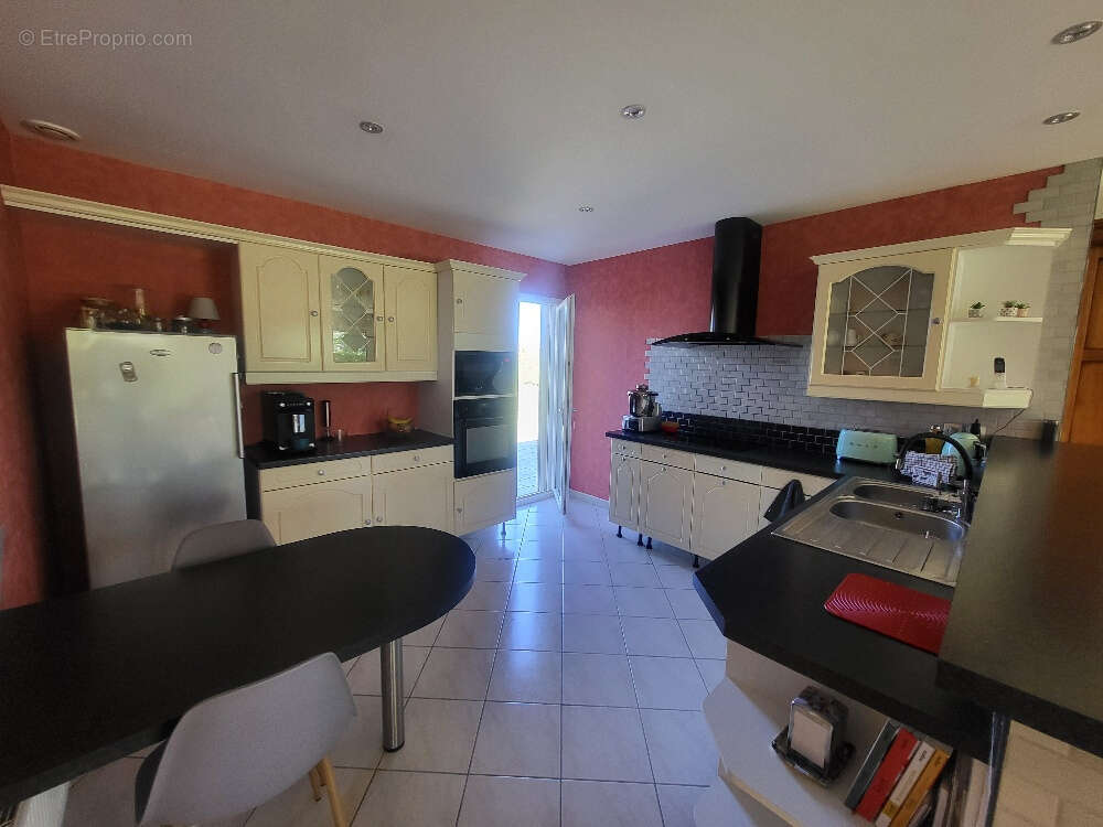 RARE, Villa plain-pied 150 m², 4 chambres, Terrain 1362 m², Double garage - photo 7
