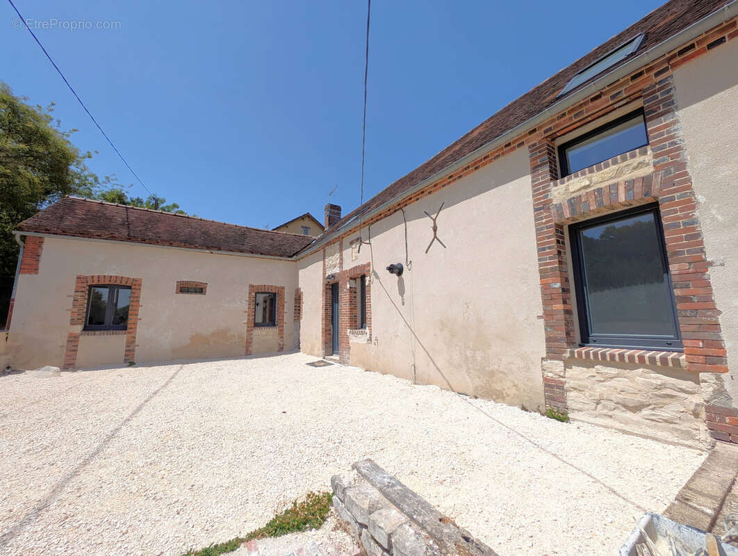 Sur la commune de St Aubin-Château-Neuf, maison de 157m2 habitable et jardin de 550m2 + 2600m2 en face - photo 16