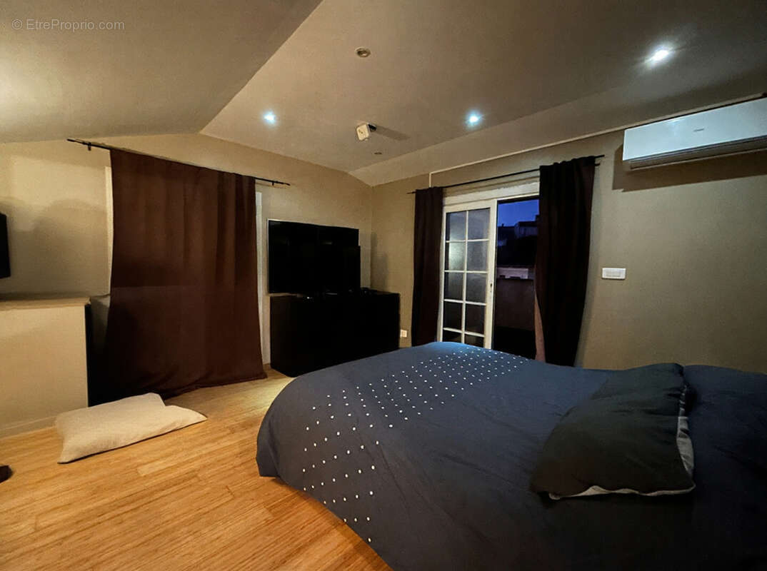 Appartement à CENTURI