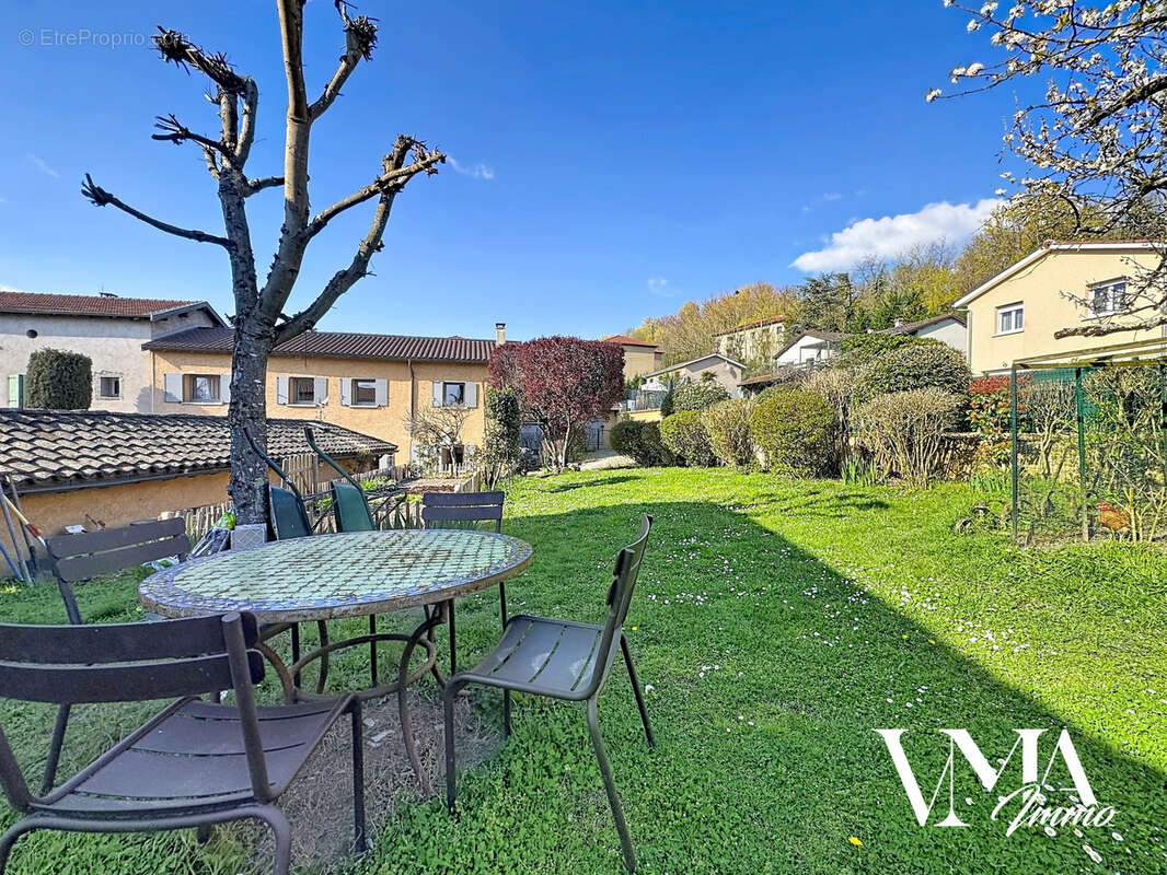 Maison à NEUVILLE-SUR-SAONE