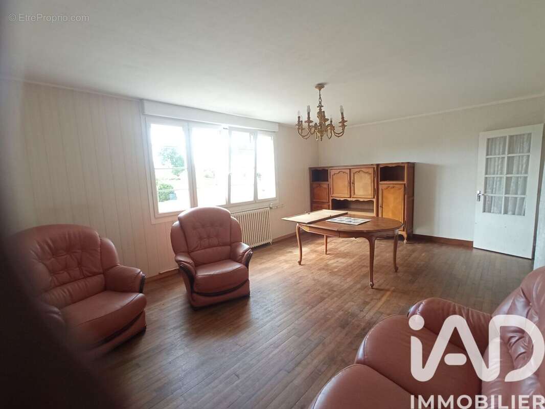 Photo 9 - Maison à LANDIVISIAU
