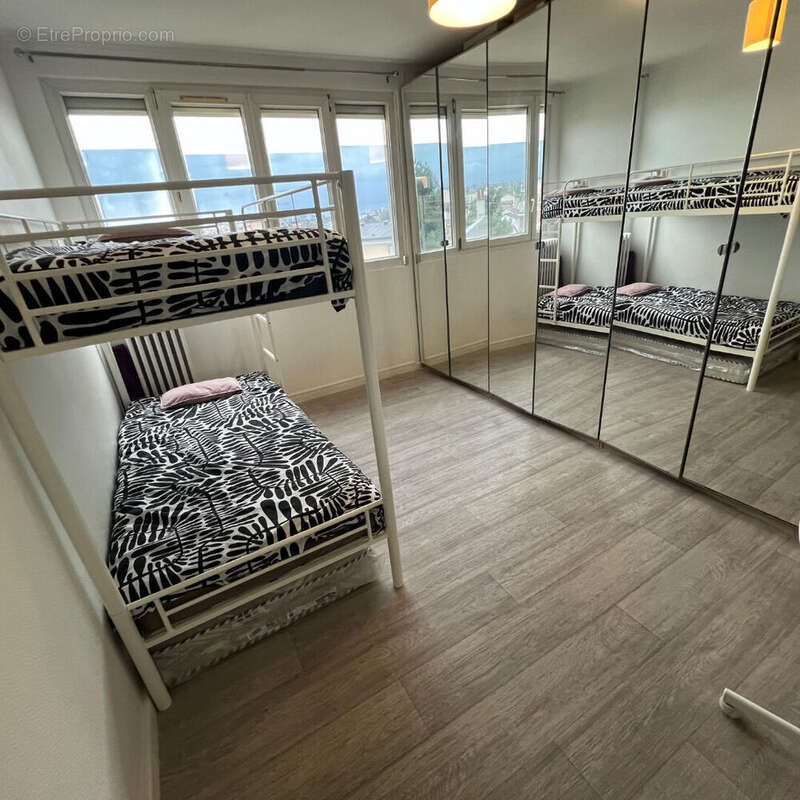 Appartement à LES PAVILLONS-SOUS-BOIS