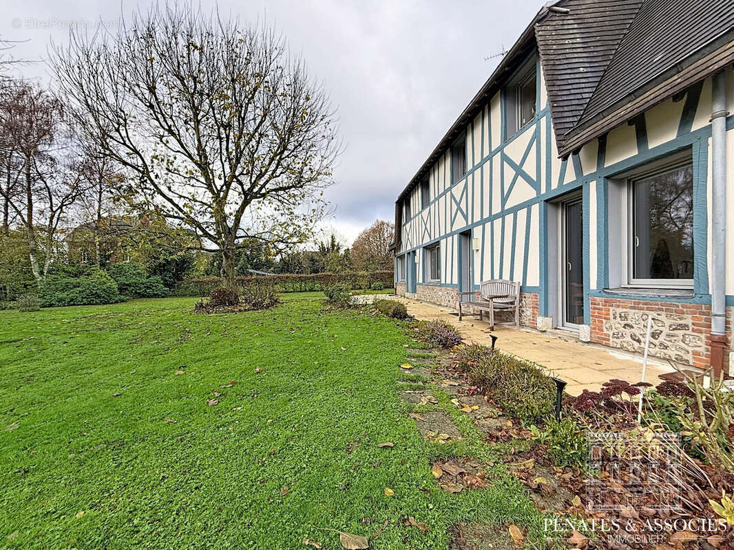 Maison à SAINT-JACQUES-SUR-DARNETAL